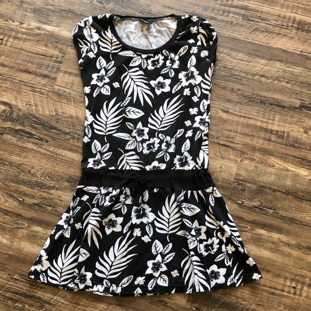 3/$25 - X-Mail black/white short sleeve dress